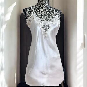 Elegant White Lace Chemise